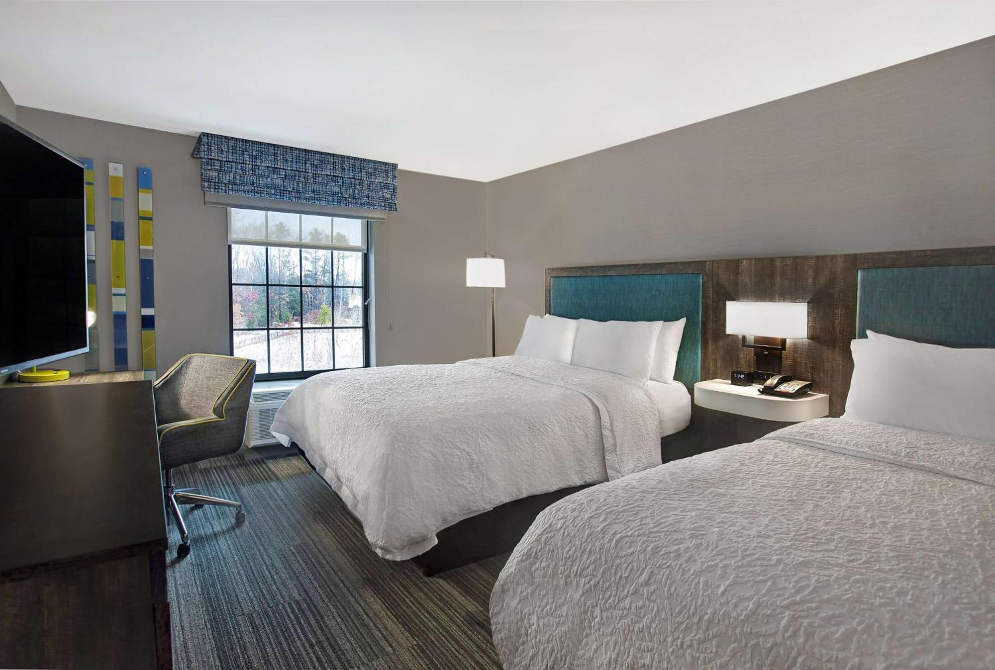 Hampton Inn Westfield Exterior photo