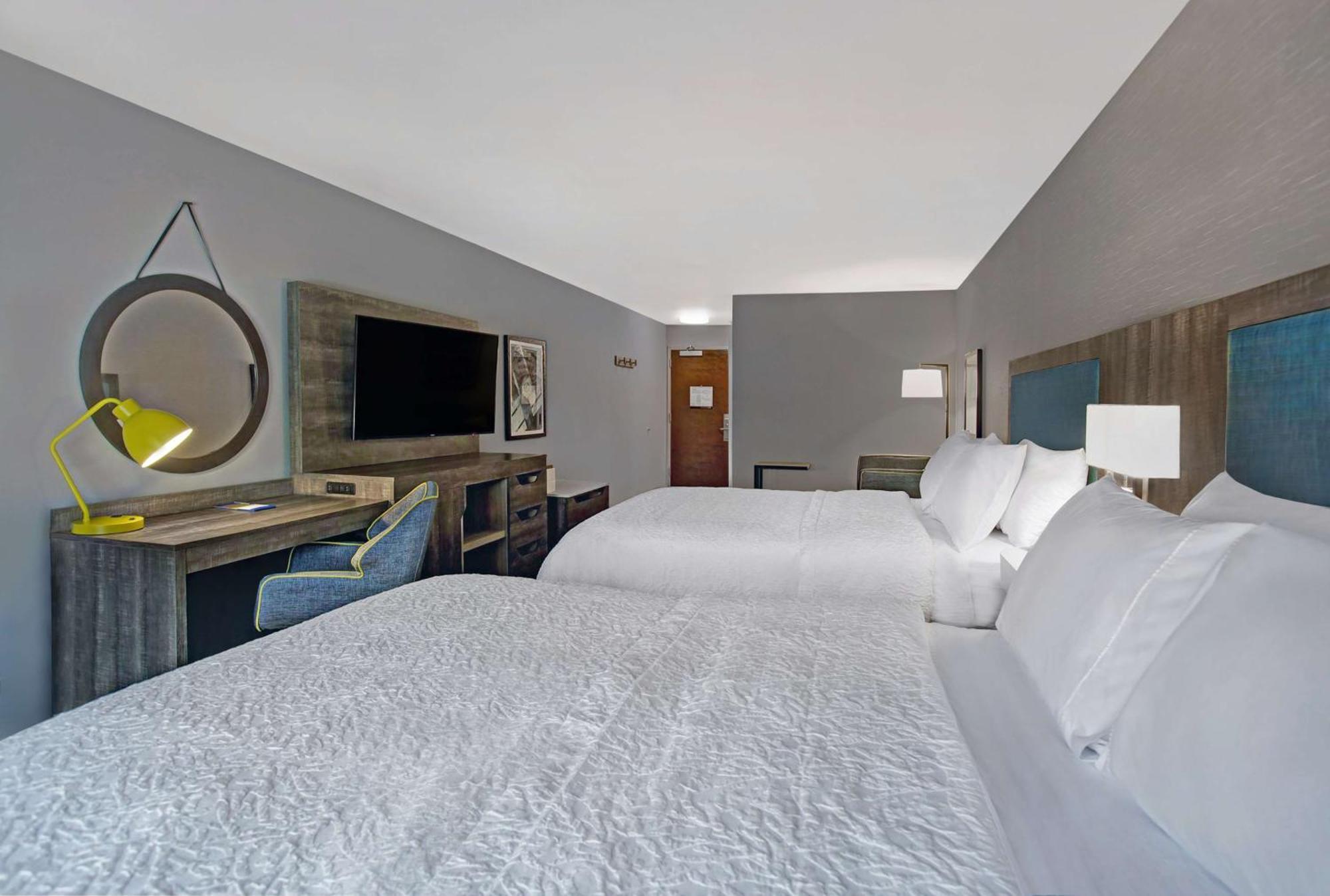 Hampton Inn Westfield Exterior photo